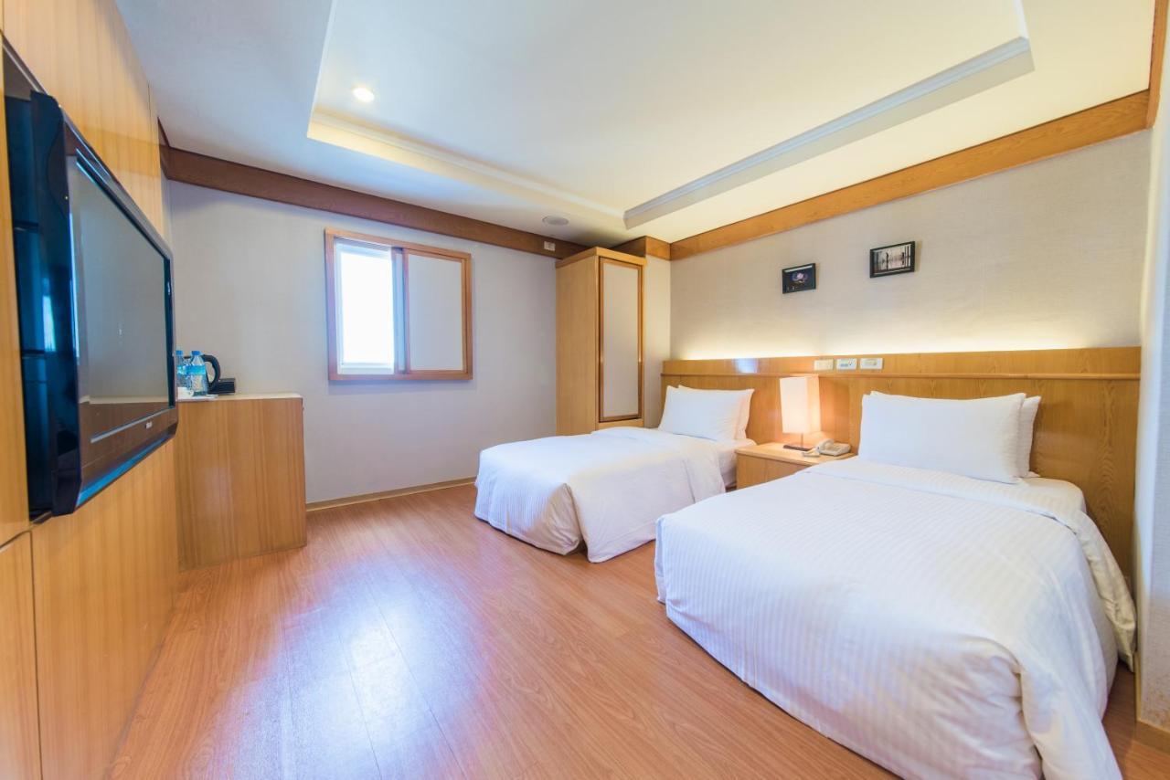 The Rivero Hotel Kaohsiung Exterior photo